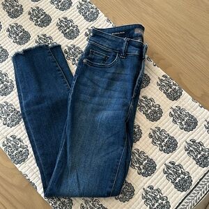 DL1961 Jeans 
Size 24
Style: Florence Cropped Mid Rise Insta Sculpt Skinny